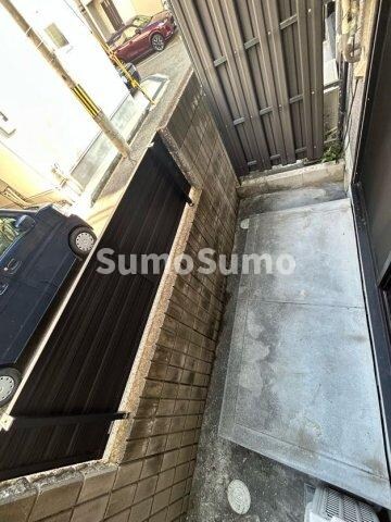 物件内観写真12　(暖かな日差しのふりそそぐバルコニー)