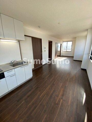 物件内観写真14　(ゆったり過ごせる居間です)