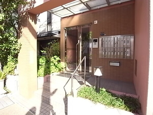 エントランス(建物の内部です)