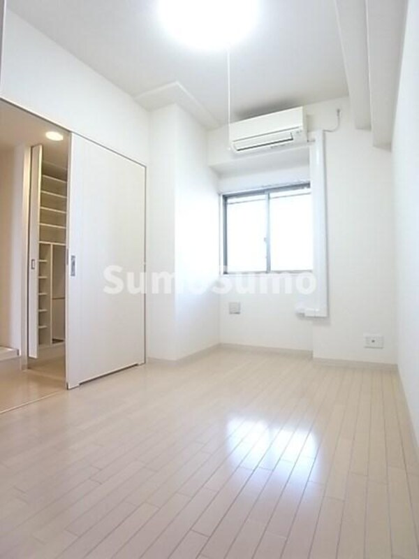 寝室(寝室です)