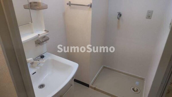 洗面・脱衣所(忙しい朝には欠かせない洗面所です)