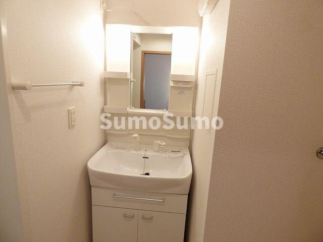 物件内観写真10　(忙しい朝には欠かせない洗面所です)