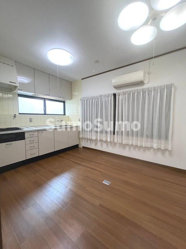 物件内観写真3　(居間です)