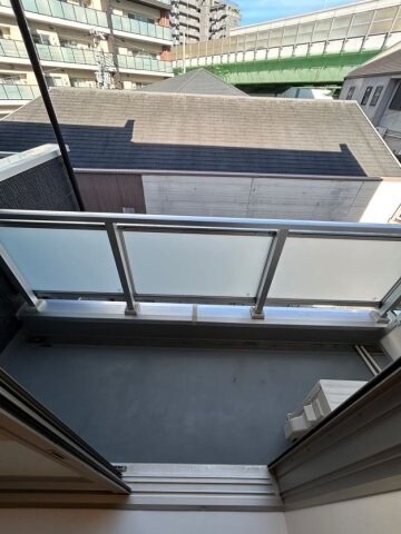 物件内観写真13　(広々としたバルコニーです)