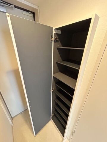 物件内観写真18　(収納のためのスペースです)