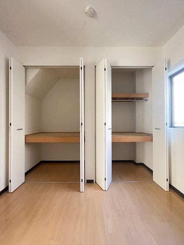 物件内観写真8　(収納スペース豊富です)