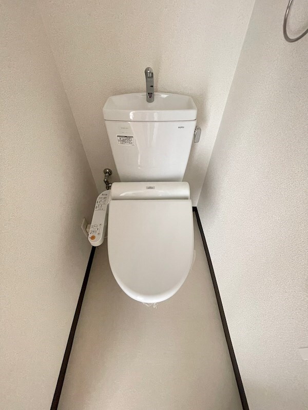 物件内観写真9　(トイレもきれいです)