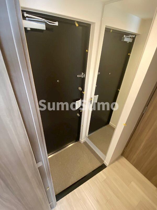 物件内観写真4　(収納もある玄関です)