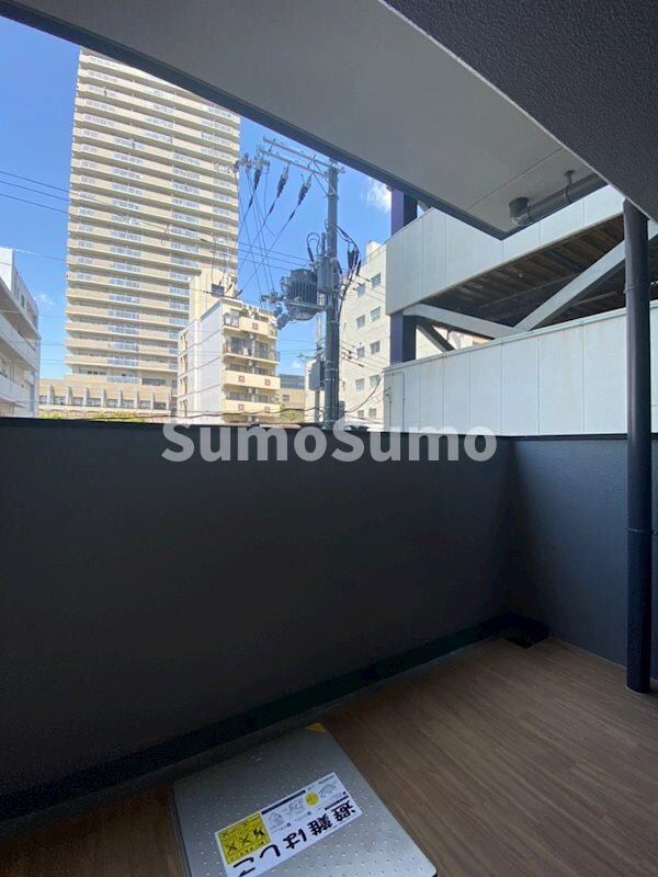 物件内観写真9　(お洗濯にも便利なバルコニー付き)