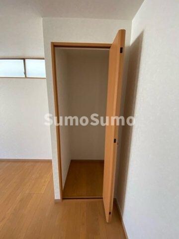 物件内観写真3　(ちょっとした収納スペースも充実しています)