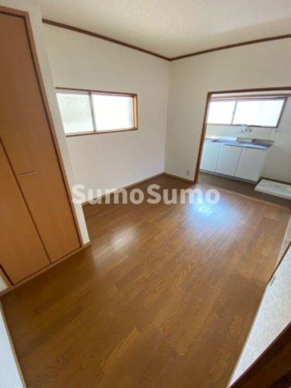 寝室(落ち着いて過ごせるお部屋なので、寝室にいかがでしょうか)