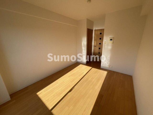 物件内観写真3　(ゆったり過ごせる居間です)