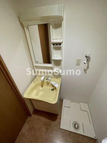 物件内観写真8　(脱衣スペースもあります)