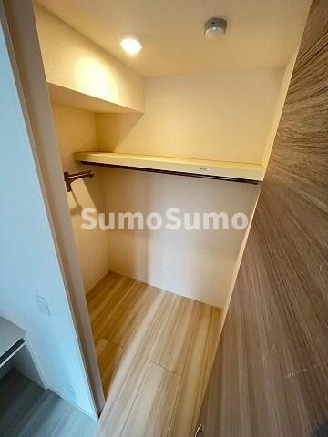 物件内観写真13　(※大容量のウォークインクローゼットを2か所も完備。)