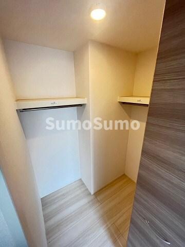 物件内観写真14　(※大容量のウォークインクローゼットを2か所も完備。)