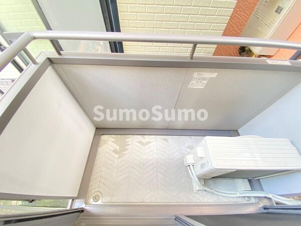 バルコニー(外からの目が気にならないバルコニーで洗濯物が干せます)