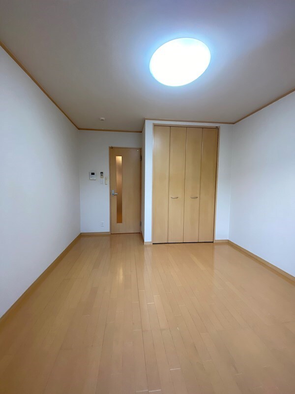 寝室(使い勝手のいい寝室です)