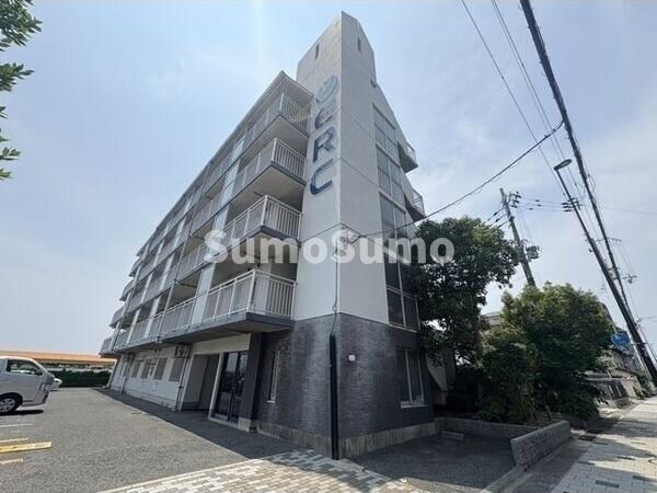 物件外観写真1　(きれいな外観です)