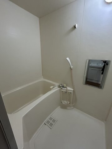 物件内観写真7　(コンパクトで使いやすいお風呂です)