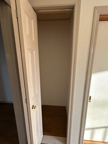 物件内観写真13　(小物を収納するのに便利です)