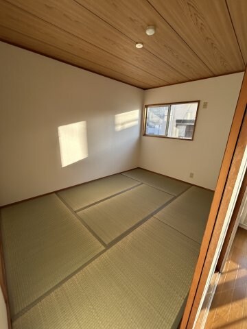 物件内観写真14　(和室があると落ち着いた雰囲気になりますね)