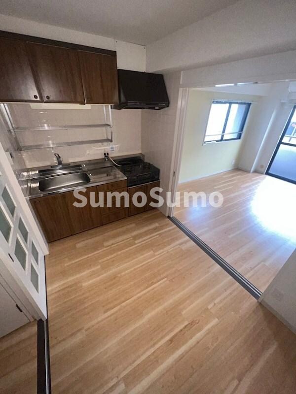 物件内観写真16　(おしゃれな居間です)