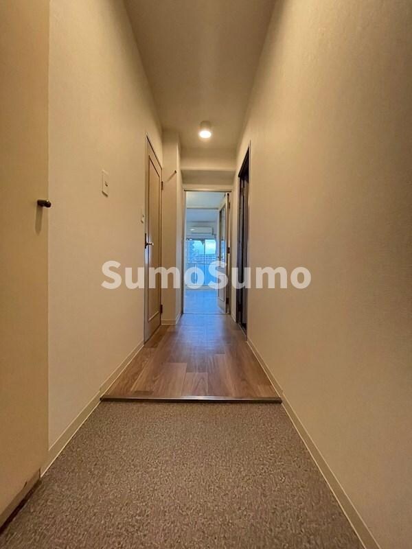 物件内観写真4　(シンプルで使いやすい玄関です)