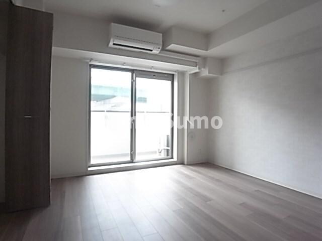 物件内観写真5　(開放的な寝室です)