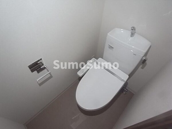 トイレ(コンパクトで使いやすいトイレです)
