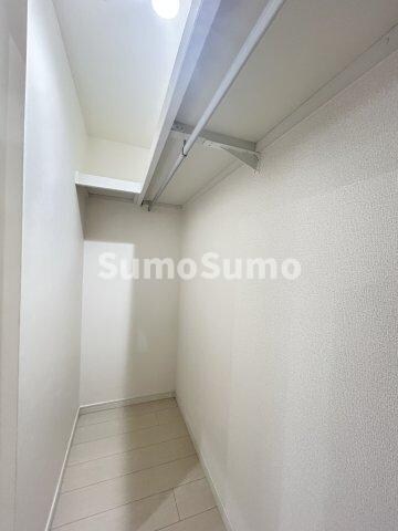 物件内観写真11　(小物を収納するのに便利です)