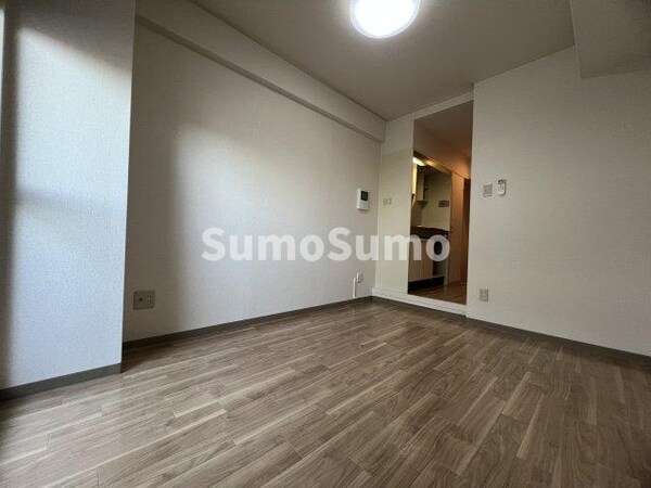 寝室(落ち着いて過ごせるお部屋なので、寝室にいかがでしょうか)