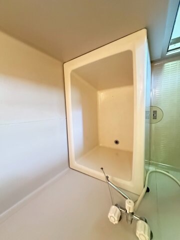 物件内観写真11　(コンパクトで使いやすいお風呂です)