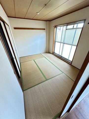 物件内観写真17　(い草の香りが落ち着く素敵な和室です)