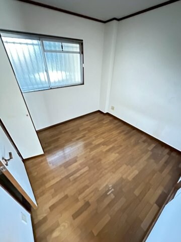 物件内観写真18　(ゆったり過ごせる居間です)