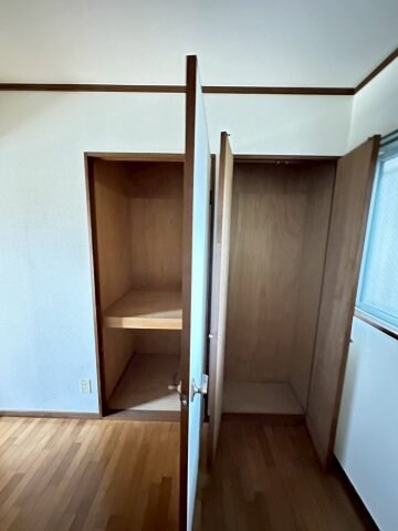 物件内観写真19　(内装は落ち着いています)