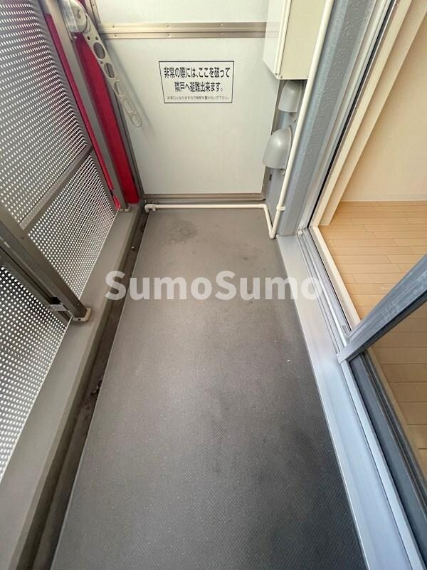 バルコニー(外からの目が気にならないバルコニーで洗濯物が干せます)