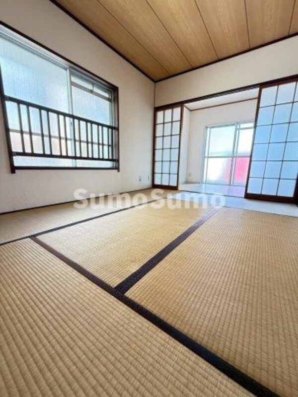 和室(日本らしい落ち着いた雰囲気の和室です)