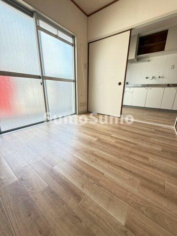 物件内観写真7　(使い勝手のいい寝室です)