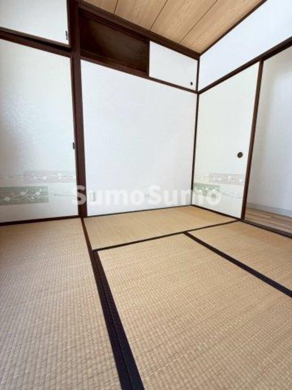 和室(和室があると、家にあたたかい雰囲気が生まれます)