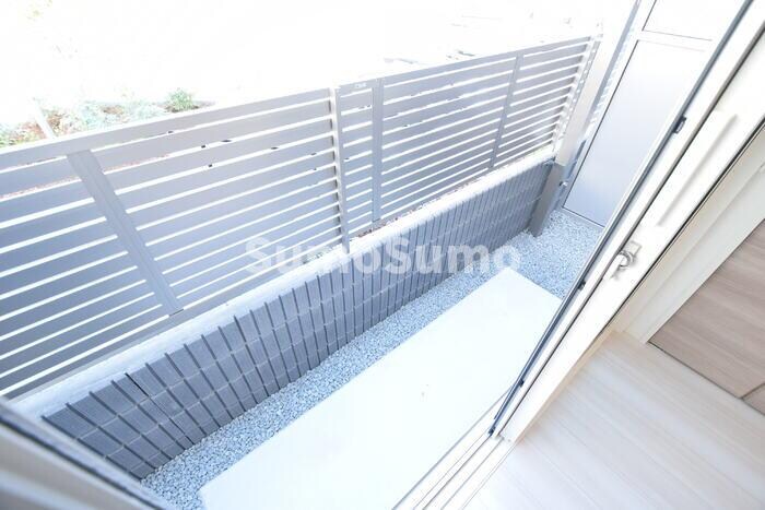 物件内観写真12　(落ち着いた時間を過ごせるバルコニーです)