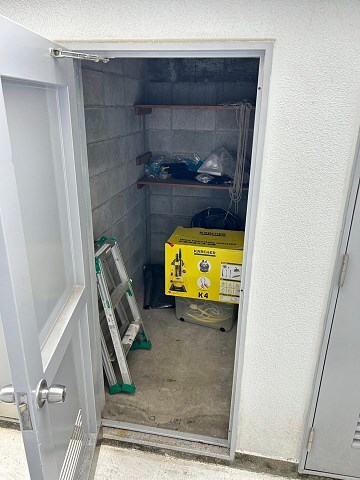 物件外観写真3　(各戸トランクルーム完備。)