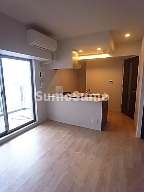 物件内観写真5　(使いやすい居間です)