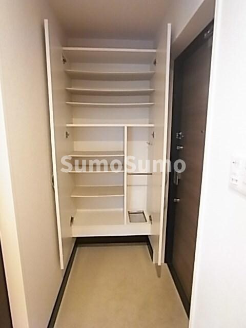 物件内観写真16　(小物を収納するのに便利です)