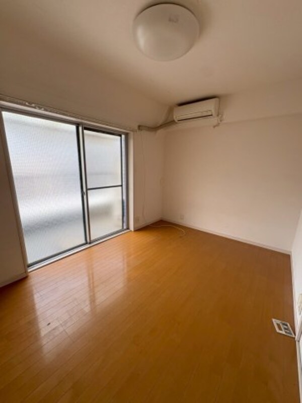 居室(ゆったりとしたリビングです)