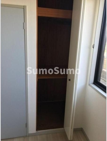 物件内観写真13　(収納豊富です)