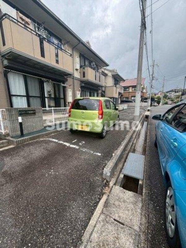 駐車場(駐車スペースもあります)