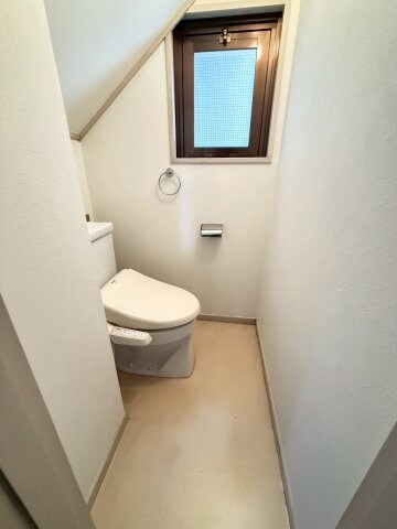 物件内観写真4　(清潔感のあるトイレです)