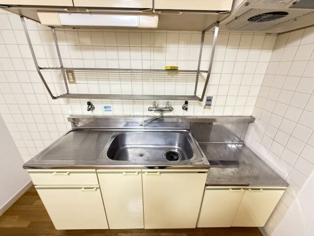 物件内観写真6　(コンパクトなキッチンで掃除もラクラク)