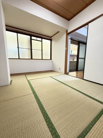 物件内観写真15　(和室があれば、来客や子供用のスペースとして活躍します)