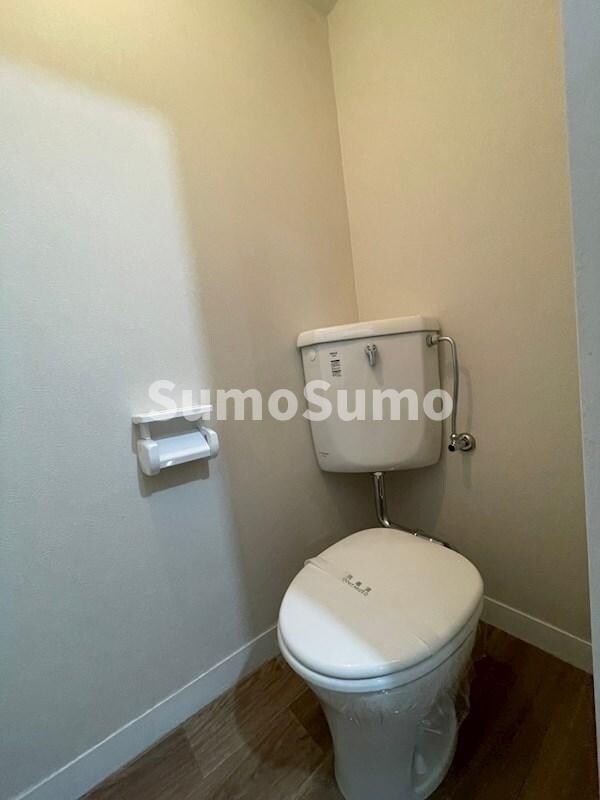 物件内観写真9　(シンプルで使いやすいトイレです)